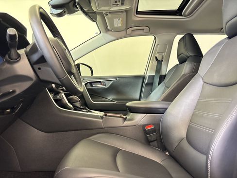 Used 2024 Toyota RAV4 Limited image 5