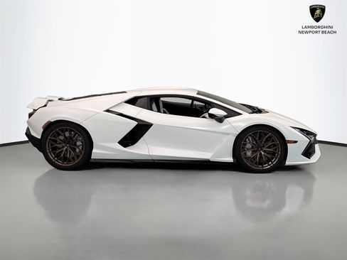 Used 2024 Lamborghini Revuelto AWD/4WD image 8