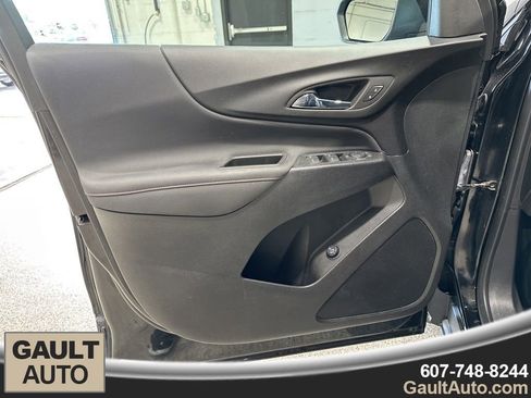 Used 2023 Chevrolet Equinox RS image 11