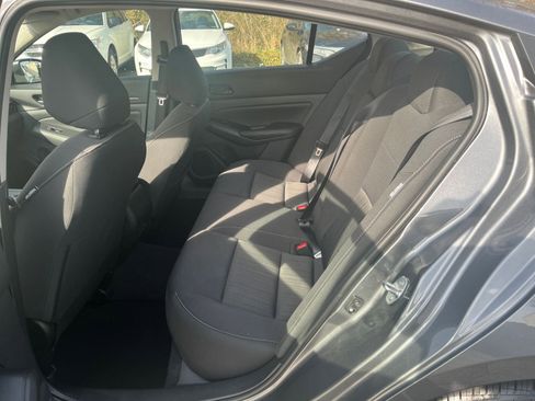 Used 2025 Nissan Altima 2.5 SV FWD image 21