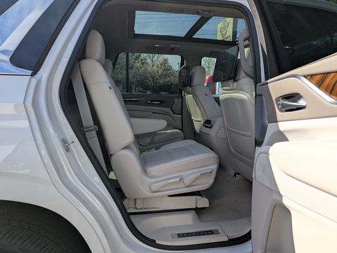 Used 2022 Cadillac Escalade Premium Luxury Platinum AWD/4WD image 35