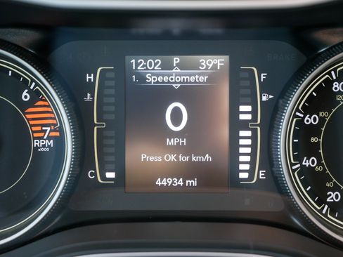 Used 2020 Jeep Cherokee Latitude w/ Cold Weather Group image 21