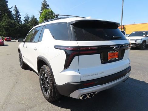 Used 2025 Chevrolet Traverse Z71 w/ Enhanced Driving Package AWD/4WD image 5