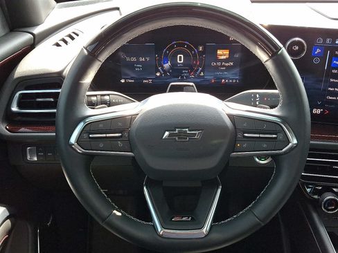 Used 2025 Chevrolet Traverse Z71 w/ Enhanced Driving Package AWD/4WD image 20