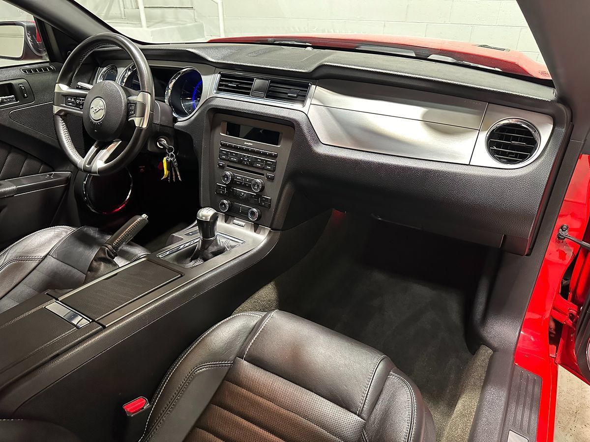 Used 2014 Ford Mustang GT Premium RWD image 17