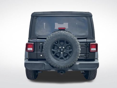 Used 2022 Jeep Wrangler Sport AWD/4WD image 6