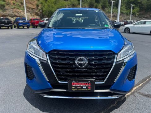 New 2025 Nissan Kicks Play S FWD image 2
