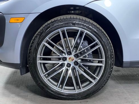 Certified 2026 Porsche Macan AWD/4WD image 11