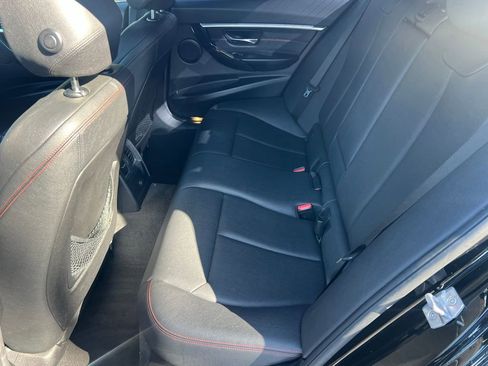 Used 2018 BMW 330i xDrive Sedan w/ Convenience Package AWD/4WD image 14