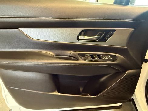 Used 2025 Nissan Murano SL AWD/4WD image 19