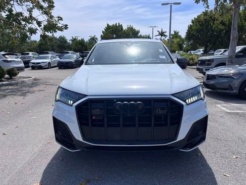 Used 2023 Audi SQ7 Prestige AWD/4WD image 2