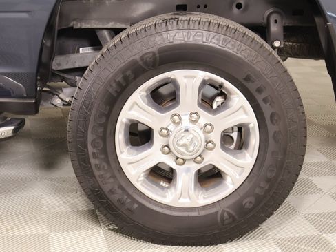 Used 2025 RAM 2500 Big Horn AWD/4WD image 18