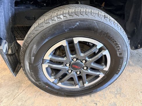 Used 2024 Toyota Tacoma TRD Sport w/ TRD Sport Upgrade Package AWD/4WD image 16