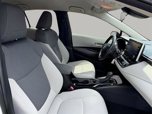 Used 2020 Toyota Corolla LE FWD image 26