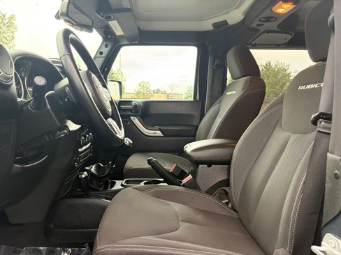 Used 2016 Jeep Wrangler Rubicon w/ Power Convenience Group AWD/4WD image 15