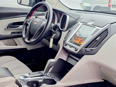 Used 2010 Chevrolet Equinox LS image 6