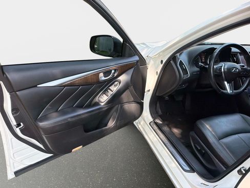 Used 2018 INFINITI Q50 Luxe w/ Cargo Package (L95) RWD image 16