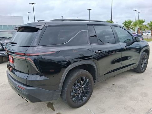 Used 2025 Chevrolet Traverse LT w/ Midnight/Sport Edition image 7