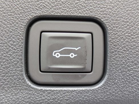 New 2027 Chevrolet Traverse RS FWD image 9