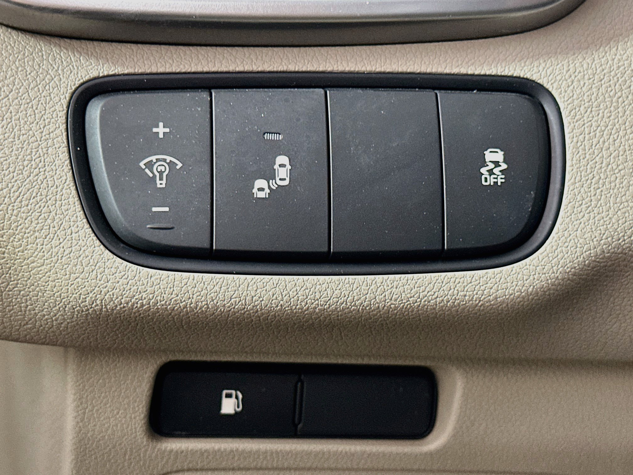 Used 2019 Kia Sorento AWD w/ LX Convenience Package image 17