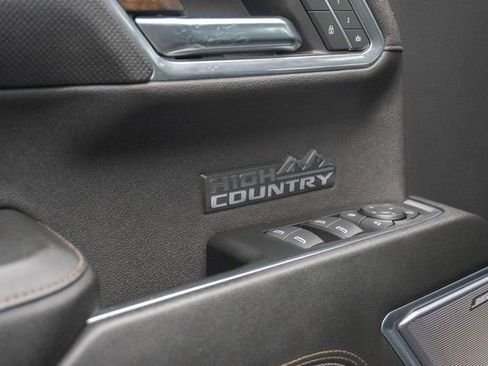 Used 2024 Chevrolet Silverado 1500 High Country w/ Midnight Edition AWD/4WD image 24