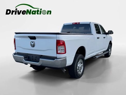 Used 2022 RAM 2500 Tradesman w/ Chrome Appearance Group AWD/4WD image 5