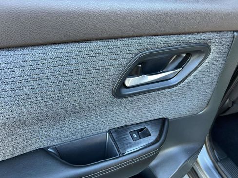 Used 2021 Nissan Rogue SV image 12