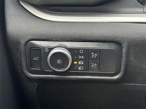 Used 2022 Ford Explorer XLT w/ Equipment Group 202A image 25