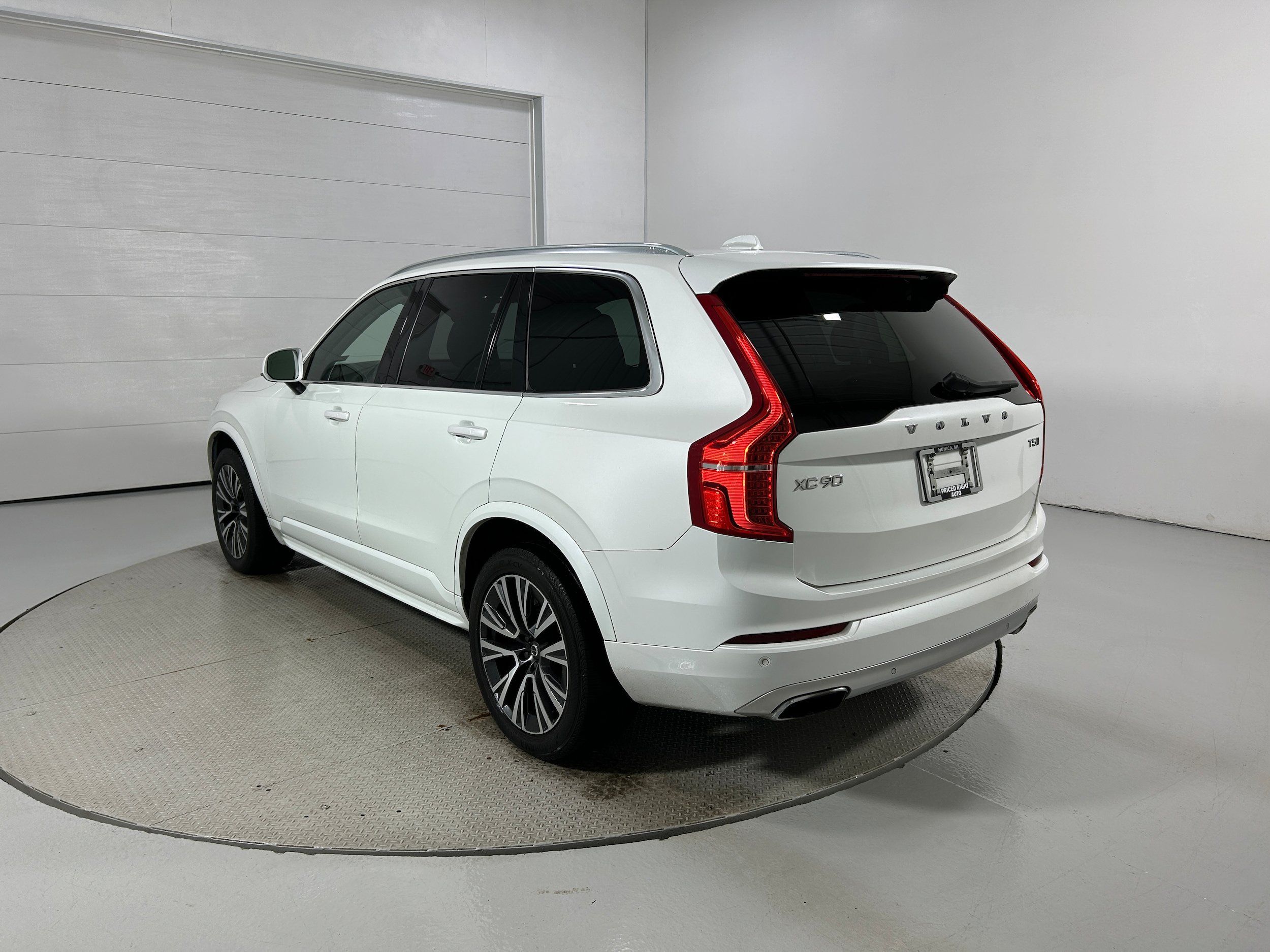 Used 2020 Volvo XC90 T5 Momentum AWD/4WD image 17