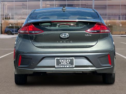 Used 2022 Hyundai Ioniq SE FWD image 5