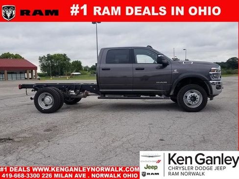 New 2026 RAM 4500 4x4 Crew Cab DRW image 4
