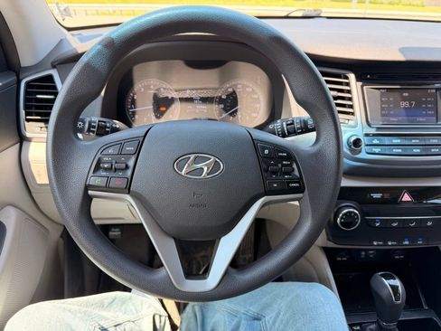 Used 2017 Hyundai Tucson SE w/ SE Popular Package 02 FWD image 16