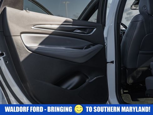 Used 2023 Buick Enclave Essence image 39