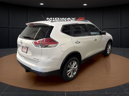 Used 2016 Nissan Rogue SV AWD/4WD image 4