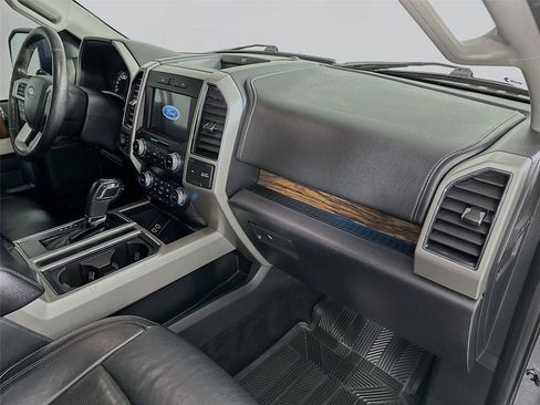 Used 2019 Ford F150 Lariat w/ Equipment Group 502A Luxury AWD/4WD image 29