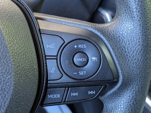 Used 2019 Toyota RAV4 LE w/ Carpet Mat Package image 15