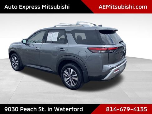 Used 2023 Nissan Pathfinder SL w/ Lighting Package (N92) image 5