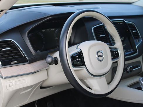 Used 2021 Volvo XC90 T8 Inscription w/ Advanced Package image 9