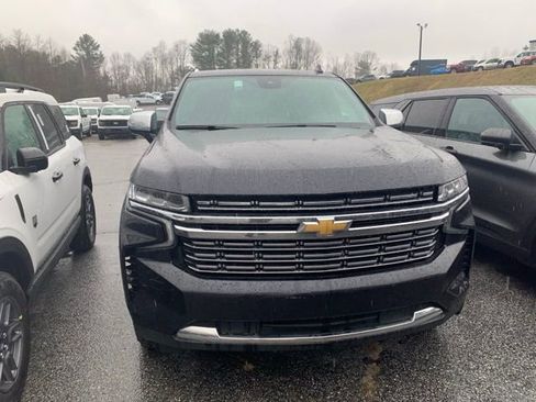 Used 2023 Chevrolet Suburban Premier image 6