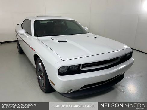 Used 2014 Dodge Challenger R/T Plus RWD image 3
