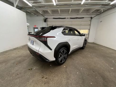 Used 2023 Toyota bZ4X Limited image 6