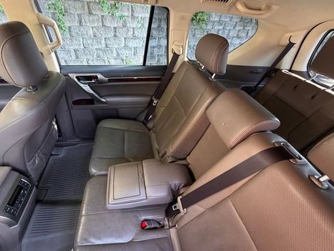 Used 2018 Lexus GX 460 Premium w/ Premium Package AWD/4WD image 33