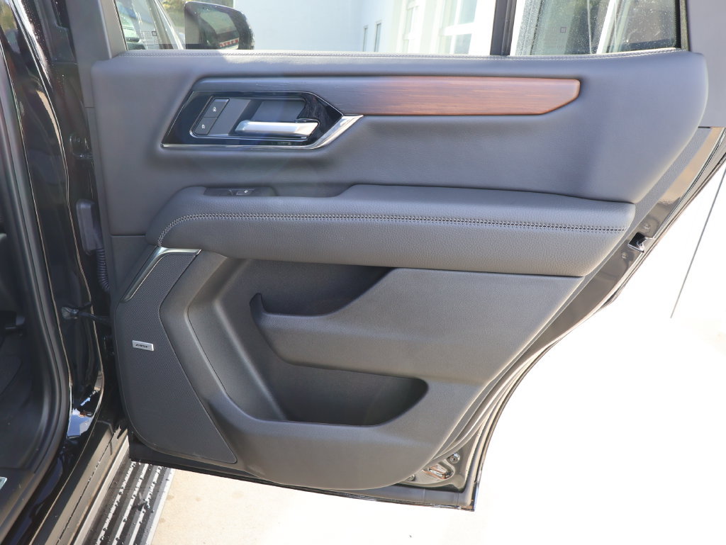New 2026 GMC Yukon Denali w/ Denali Reserve Package AWD/4WD image 39