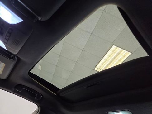Used 2022 Toyota Corolla XSE FWD image 18