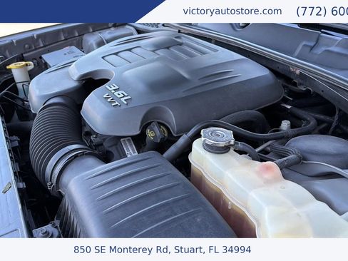 Used 2018 Dodge Challenger SXT w/ Blacktop Package image 40