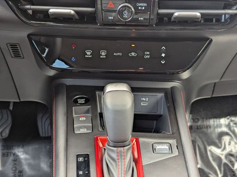 New 2026 Nissan Kicks SR FWD image 18