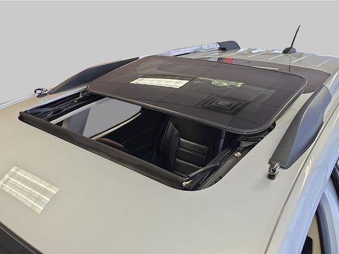 Used 2017 GMC Acadia Denali w/ Technology Package image 30