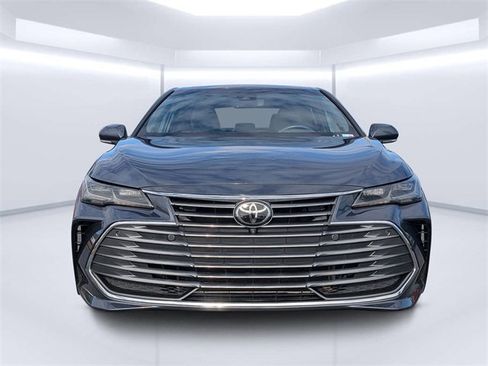 Used 2020 Toyota Avalon Limited image 8