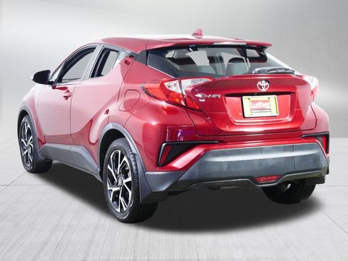 Used 2018 Toyota C-HR XLE FWD image 5