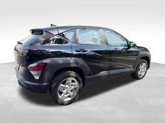 New 2026 Hyundai Kona SE AWD/4WD video 5